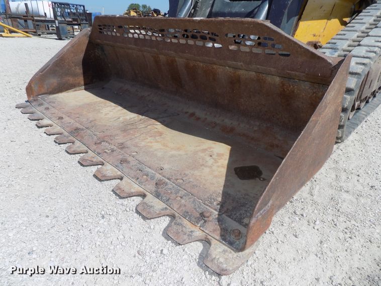 image for item DG2633 2012 John Deere 323DT  tracked skid steer loader