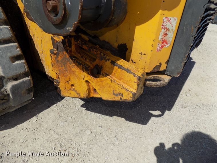 image for item DG2633 2012 John Deere 323DT  tracked skid steer loader