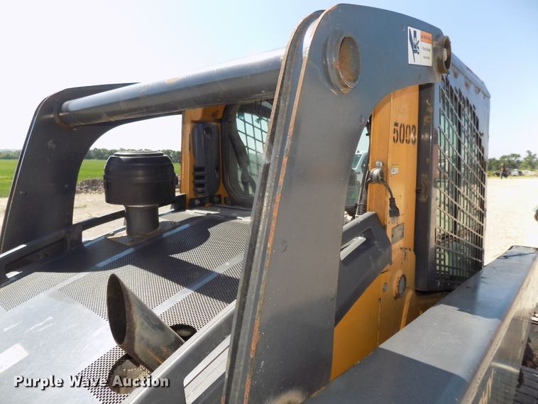 image for item DG2633 2012 John Deere 323DT  tracked skid steer loader