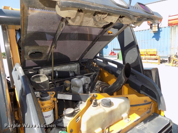 image for item DG2633 2012 John Deere 323DT  tracked skid steer loader