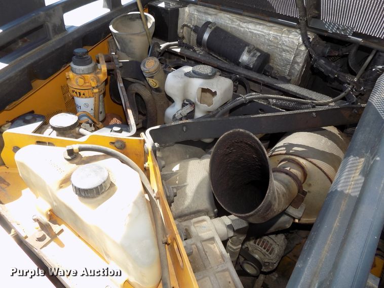 image for item DG2633 2012 John Deere 323DT  tracked skid steer loader