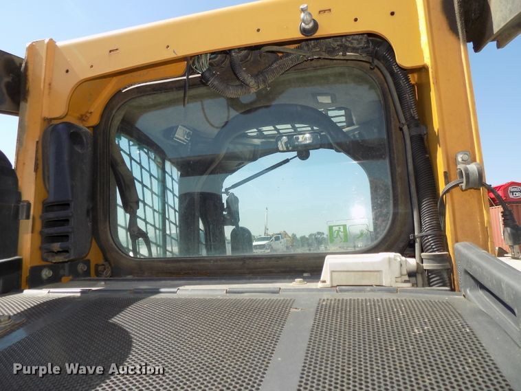 image for item DG2633 2012 John Deere 323DT  tracked skid steer loader