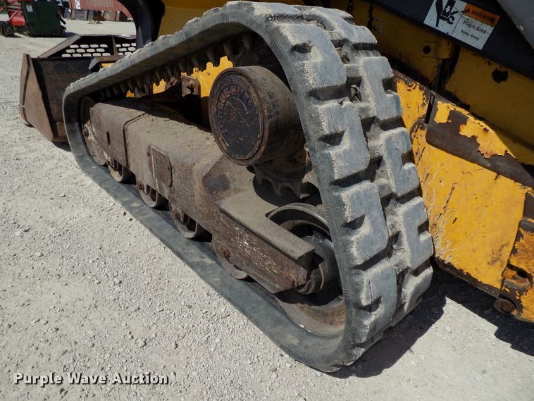 image for item DG2633 2012 John Deere 323DT  tracked skid steer loader