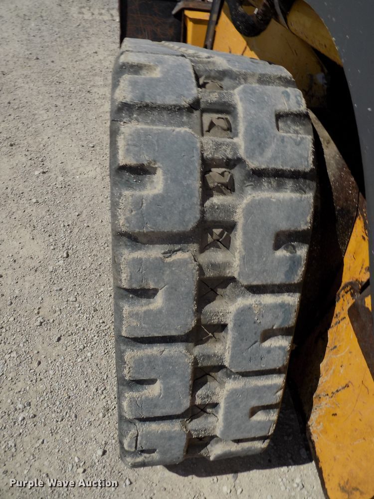 image for item DG2633 2012 John Deere 323DT  tracked skid steer loader