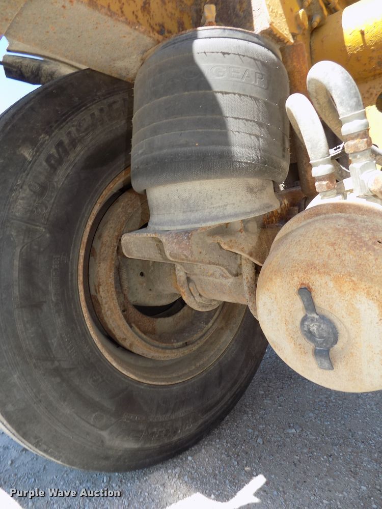 image for item DG2634 2006 Sidumpr side dump trailer