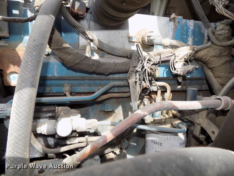 image for item DG2638 2004 International 7400  bucket truck