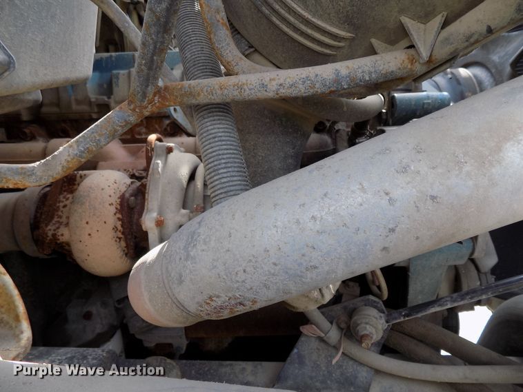 image for item DG2638 2004 International 7400  bucket truck