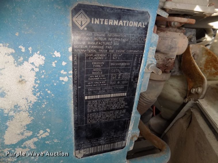 image for item DG2638 2004 International 7400  bucket truck