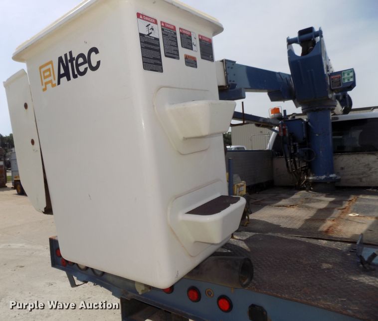 image for item DG2639 2012 Ford F550 Super Duty  SuperCab bucket truck