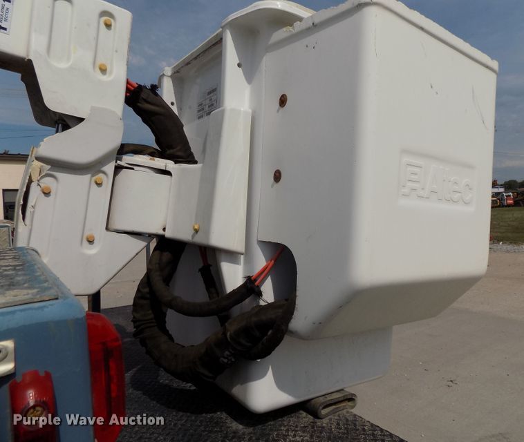 image for item DG2639 2012 Ford F550 Super Duty  SuperCab bucket truck