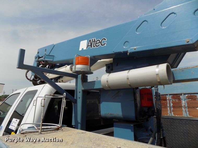 image for item DG2639 2012 Ford F550 Super Duty  SuperCab bucket truck