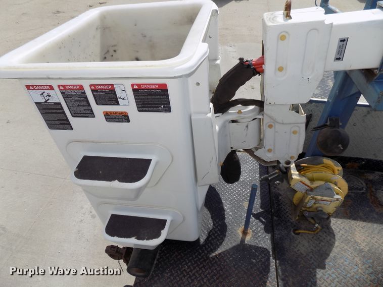 image for item DG2639 2012 Ford F550 Super Duty  SuperCab bucket truck