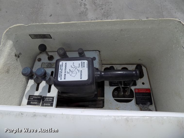 image for item DG2639 2012 Ford F550 Super Duty  SuperCab bucket truck