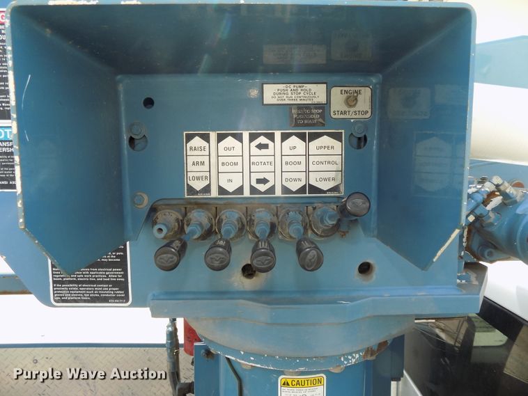 image for item DG2639 2012 Ford F550 Super Duty  SuperCab bucket truck