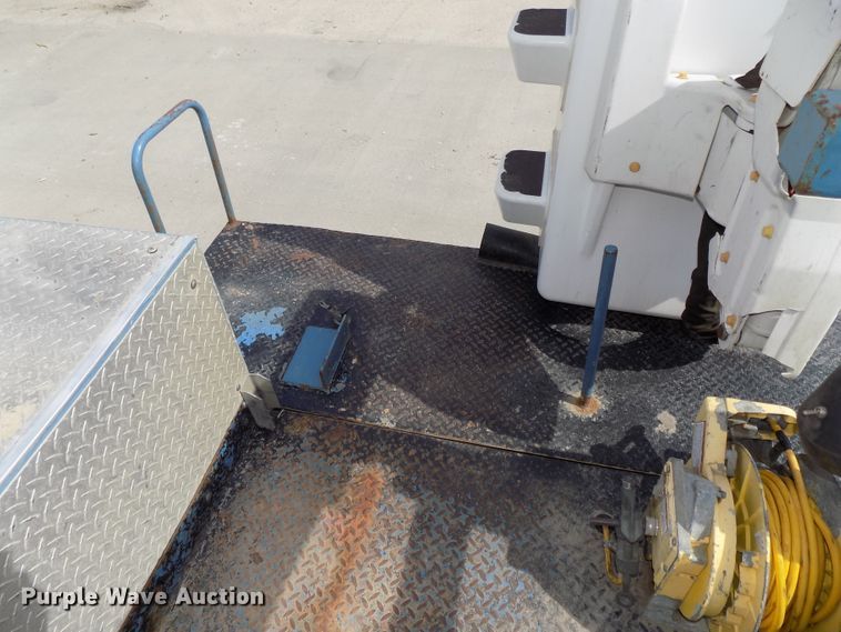 image for item DG2639 2012 Ford F550 Super Duty  SuperCab bucket truck