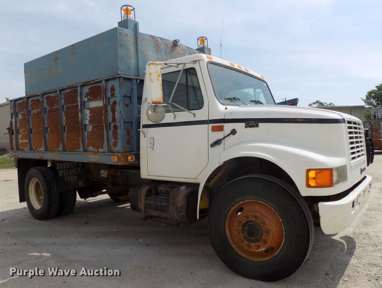 image for item DG2640 1996 International 4900  dump truck