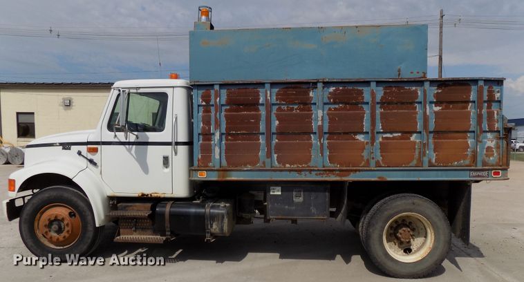 image for item DG2640 1996 International 4900  dump truck