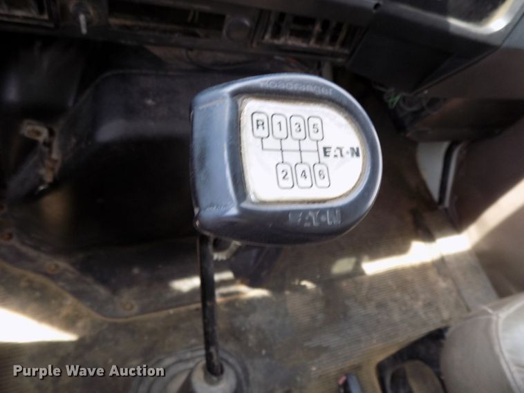 image for item DG2640 1996 International 4900  dump truck