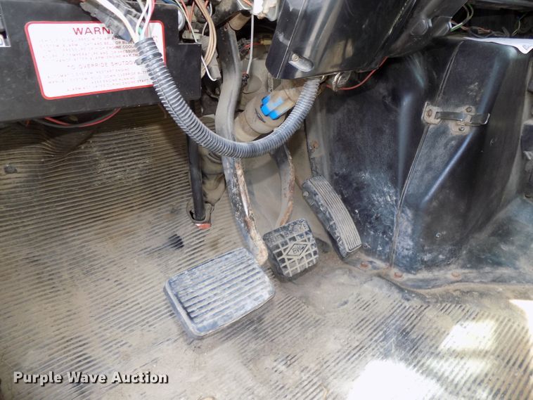 image for item DG2640 1996 International 4900  dump truck