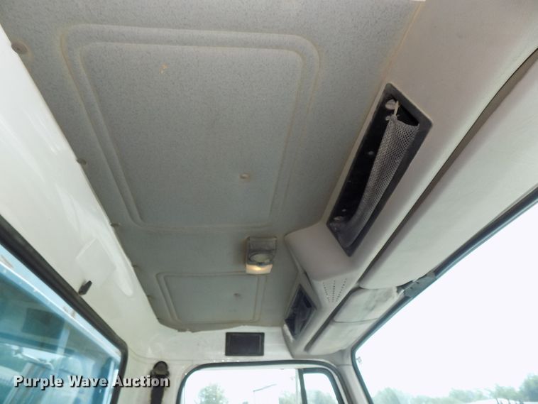 image for item DG2640 1996 International 4900  dump truck