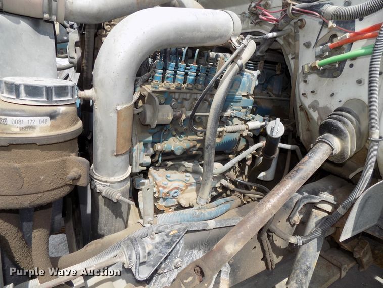 image for item DG2640 1996 International 4900  dump truck