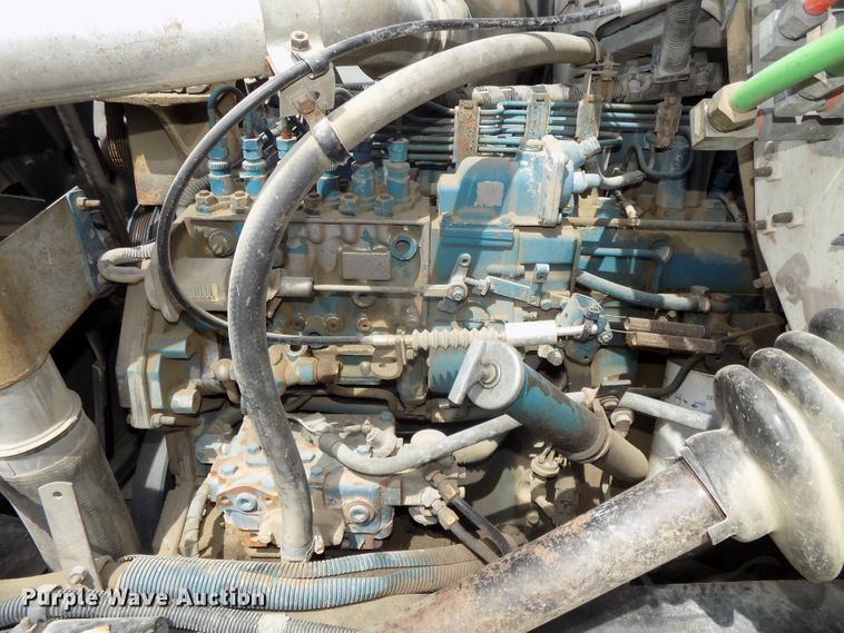 image for item DG2640 1996 International 4900  dump truck