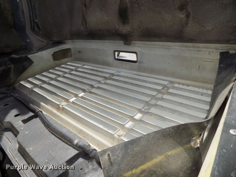 image for item DG2640 1996 International 4900  dump truck