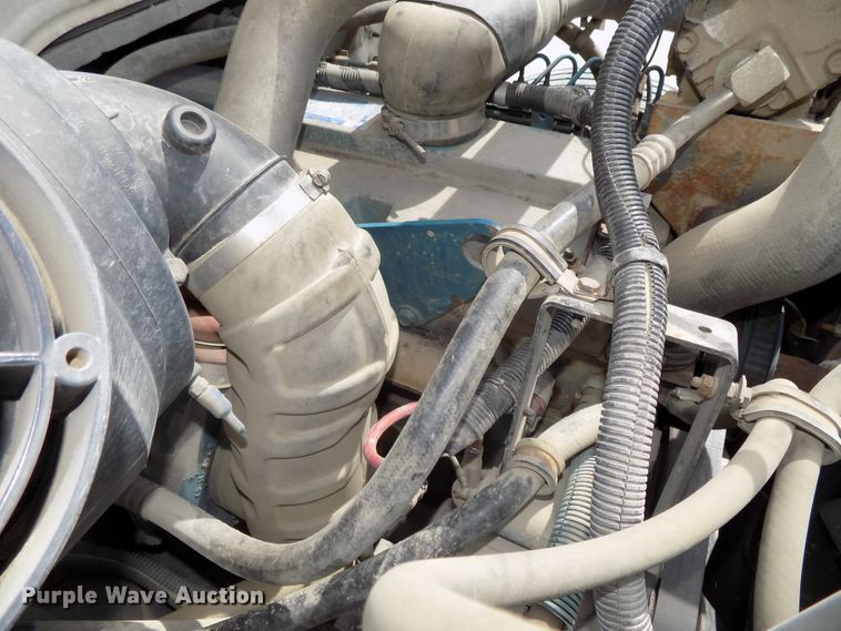 image for item DG2640 1996 International 4900  dump truck