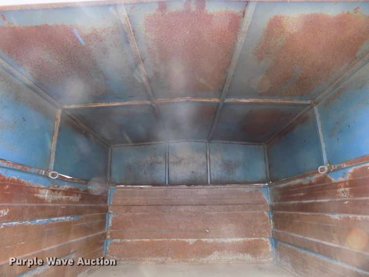 image for item DG2640 1996 International 4900  dump truck