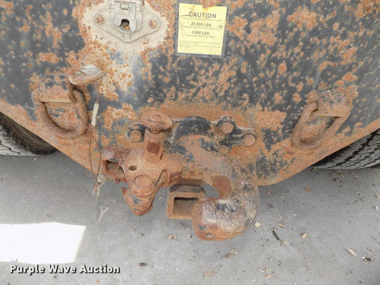 image for item DG2640 1996 International 4900  dump truck