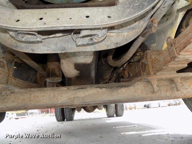 image for item DG2640 1996 International 4900  dump truck