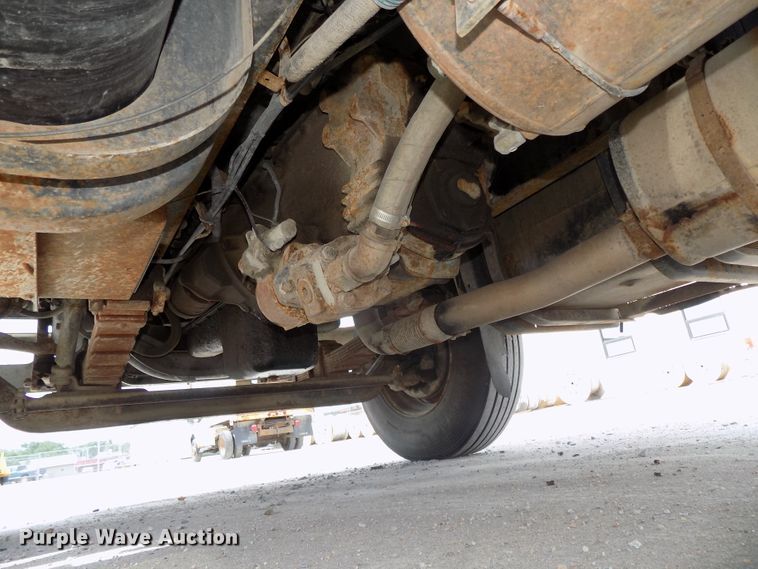 image for item DG2640 1996 International 4900  dump truck