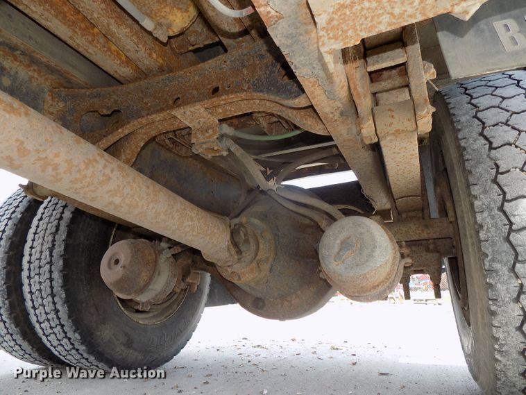 image for item DG2640 1996 International 4900  dump truck