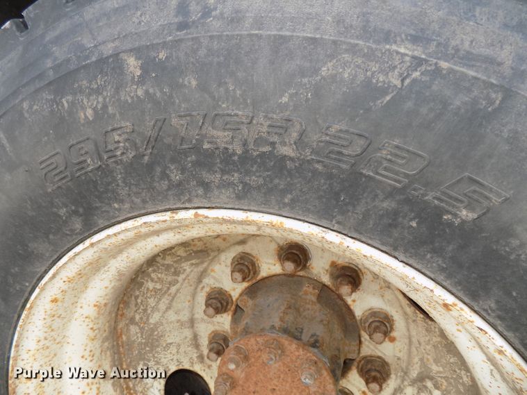 image for item DG2640 1996 International 4900  dump truck