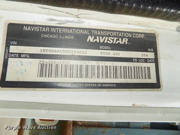 image for item DG2640 1996 International 4900  dump truck