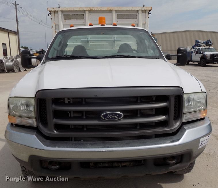 image for item DG2641 2004 Ford F550 Super Duty XL  dump truck