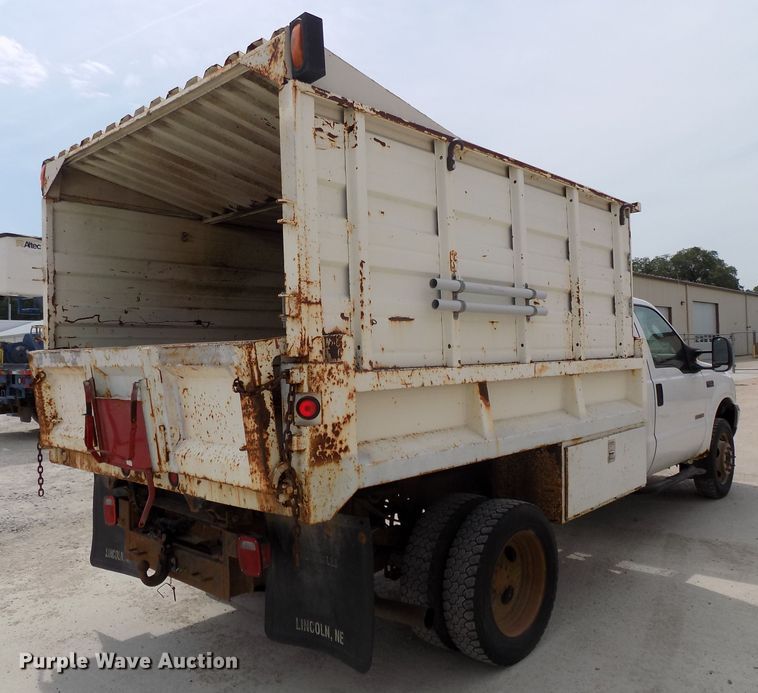 image for item DG2641 2004 Ford F550 Super Duty XL  dump truck