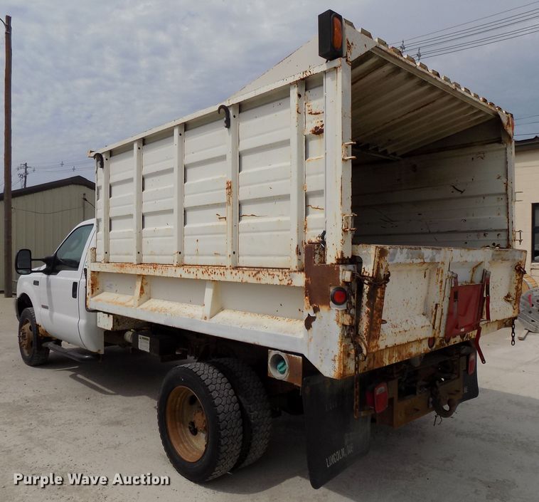 image for item DG2641 2004 Ford F550 Super Duty XL  dump truck