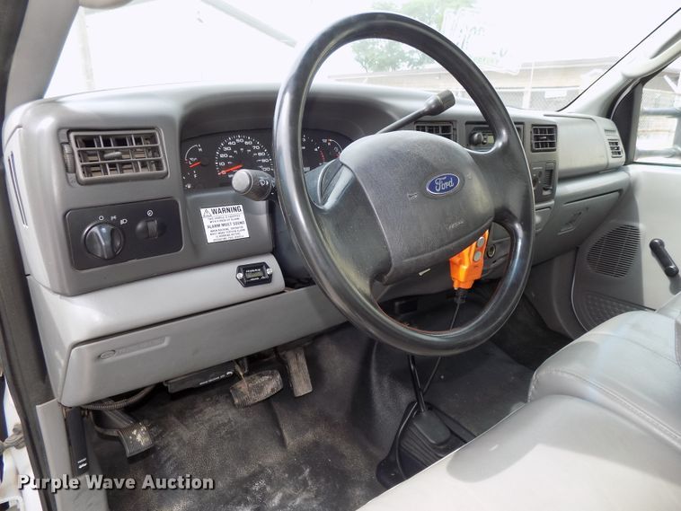 image for item DG2641 2004 Ford F550 Super Duty XL  dump truck