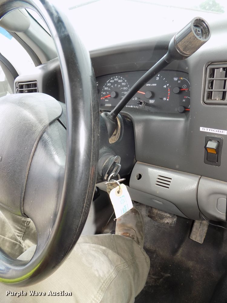 image for item DG2641 2004 Ford F550 Super Duty XL  dump truck