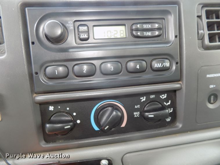 image for item DG2641 2004 Ford F550 Super Duty XL  dump truck