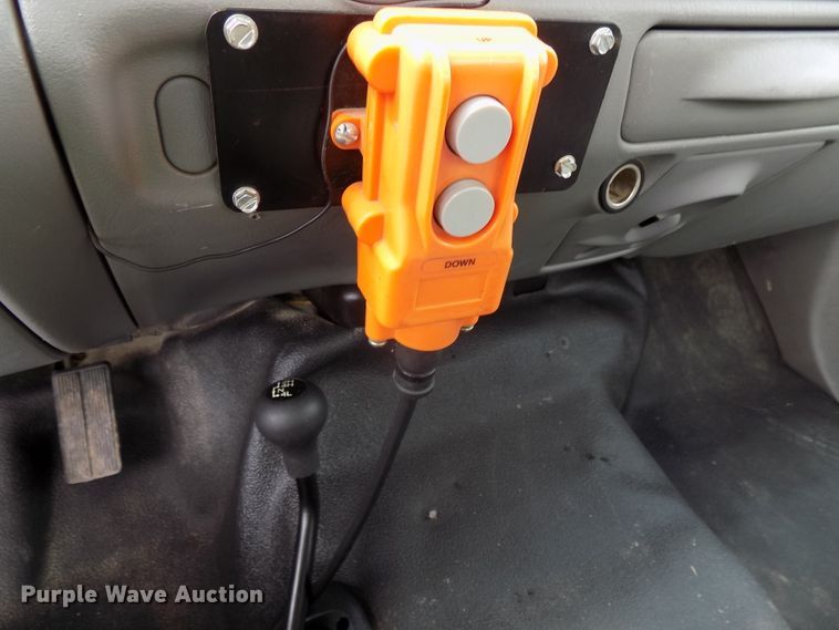 image for item DG2641 2004 Ford F550 Super Duty XL  dump truck