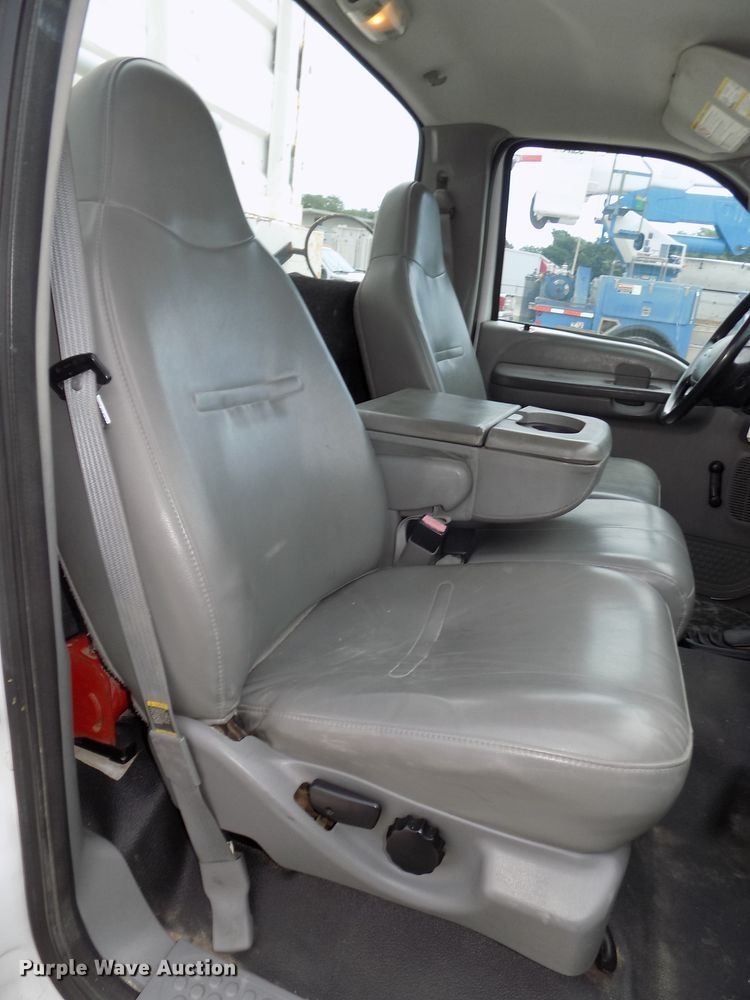 image for item DG2641 2004 Ford F550 Super Duty XL  dump truck