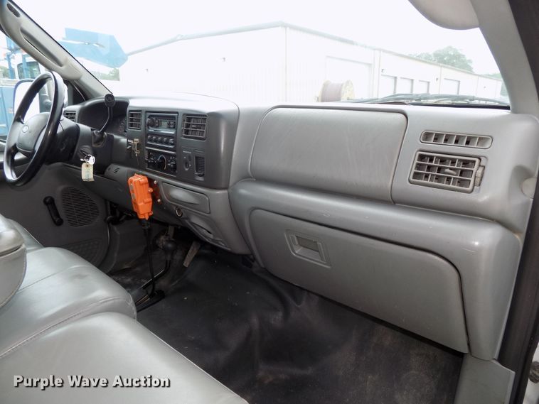 image for item DG2641 2004 Ford F550 Super Duty XL  dump truck