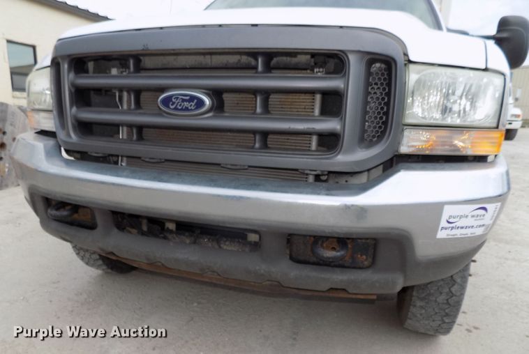 image for item DG2641 2004 Ford F550 Super Duty XL  dump truck