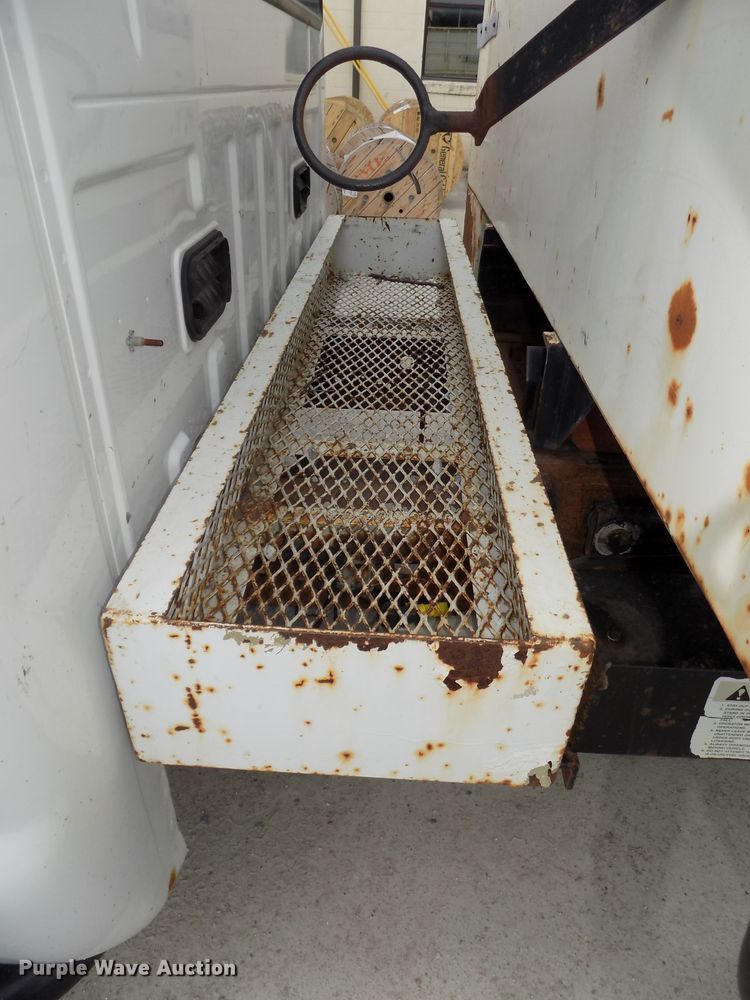 image for item DG2641 2004 Ford F550 Super Duty XL  dump truck