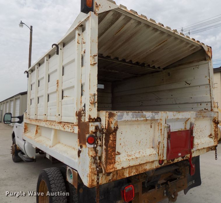 image for item DG2641 2004 Ford F550 Super Duty XL  dump truck