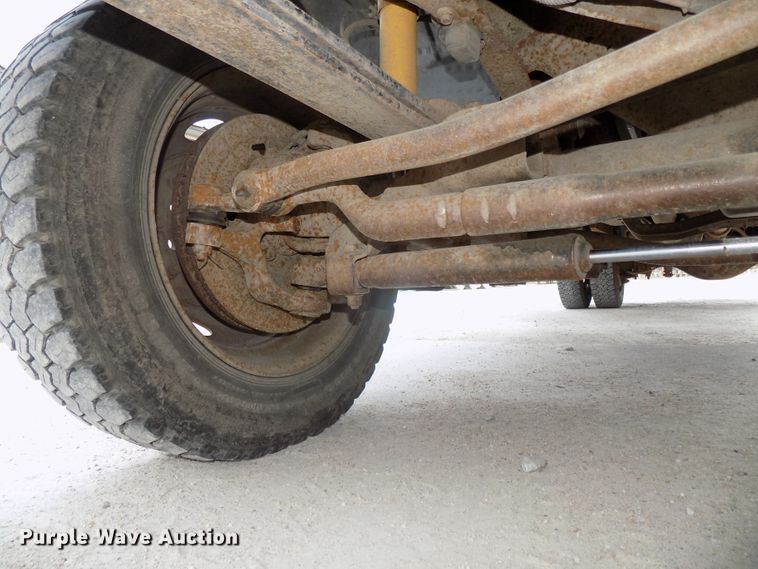 image for item DG2641 2004 Ford F550 Super Duty XL  dump truck