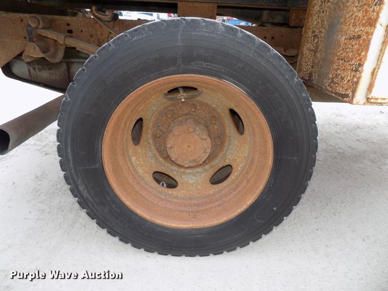 image for item DG2641 2004 Ford F550 Super Duty XL  dump truck