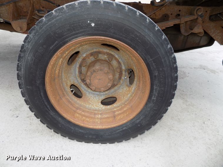 image for item DG2641 2004 Ford F550 Super Duty XL  dump truck